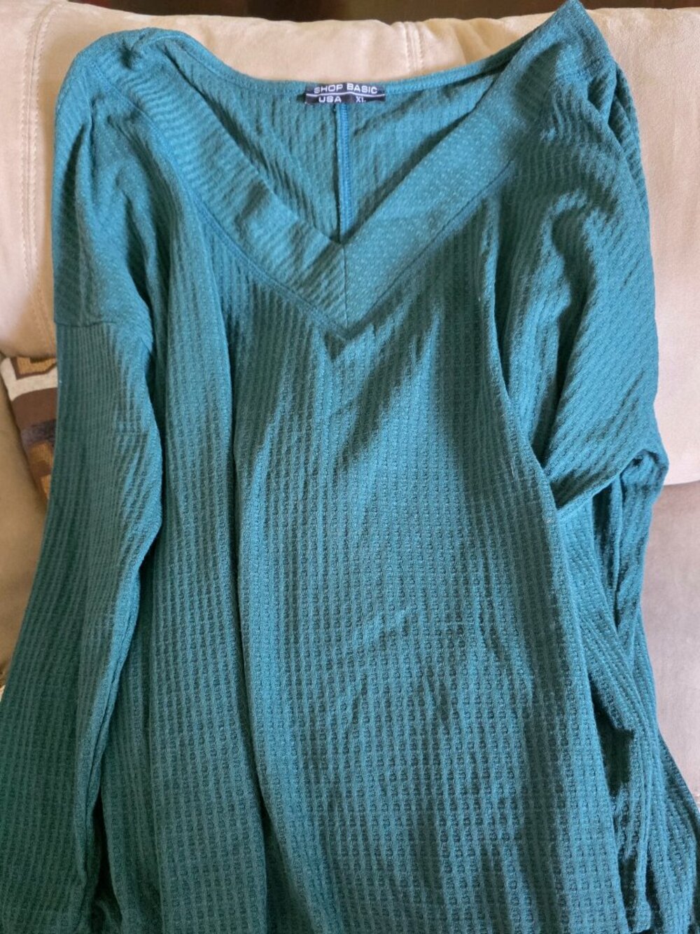 Shop basic green v-neck long sleeve, sz XL